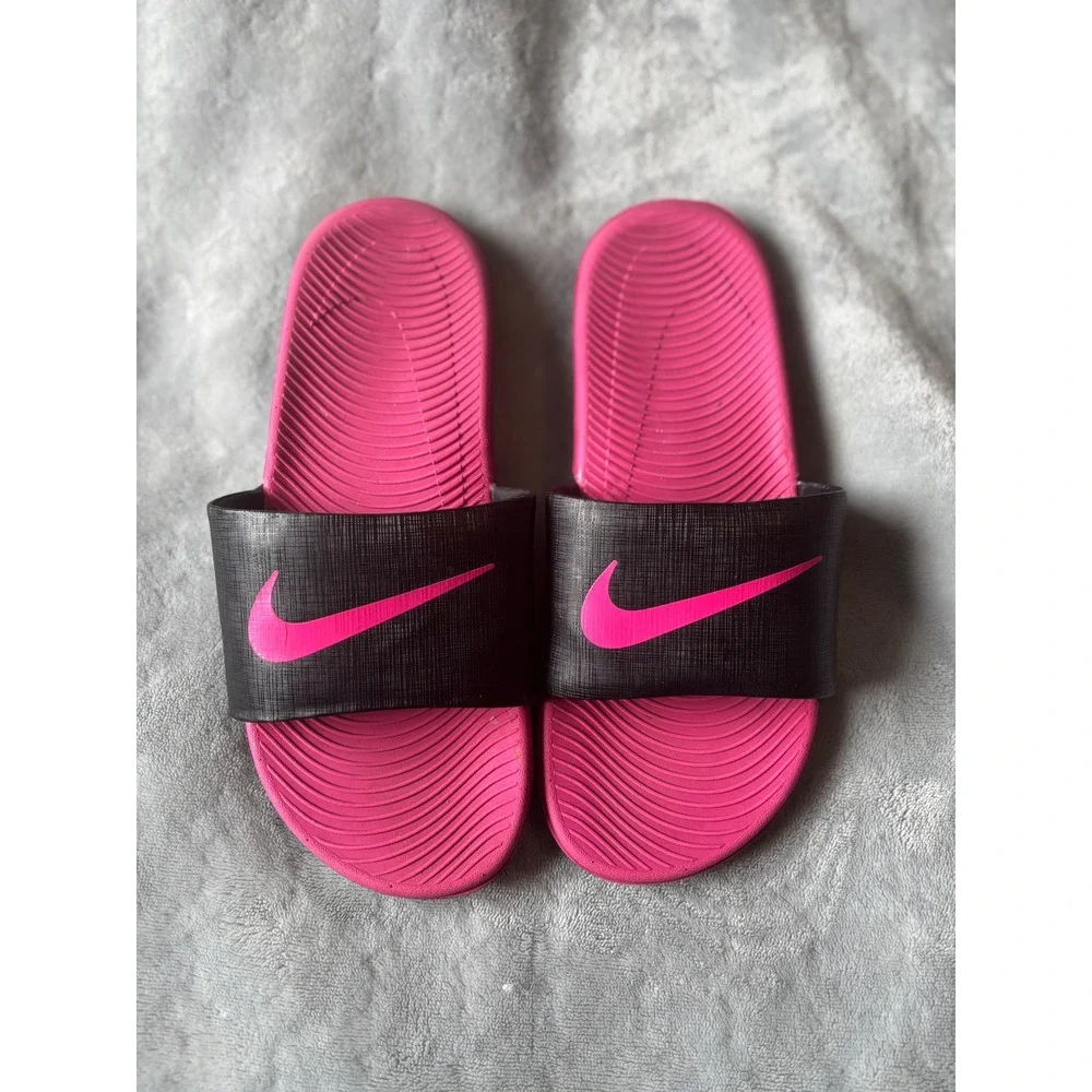 Nike Kawa Kids Slides Black Pink Swoosh Sandals Slip On Athletic Shoes-7Y